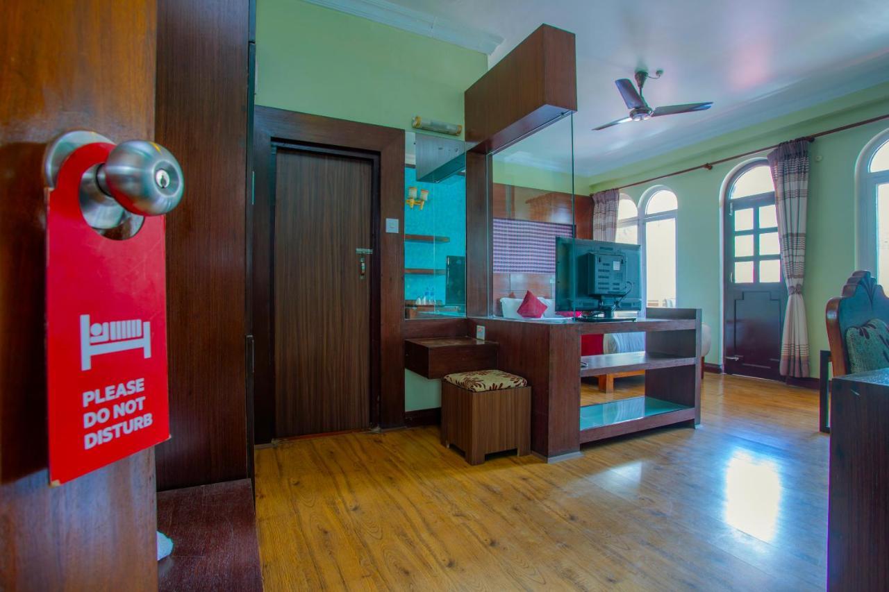 Hotel Snowland Pokhara Dış mekan fotoğraf